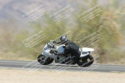 media/Apr-20-2025-CVMA (Sun) [[39090e8767]]/Race 9-Formula LW Twins Shootout/